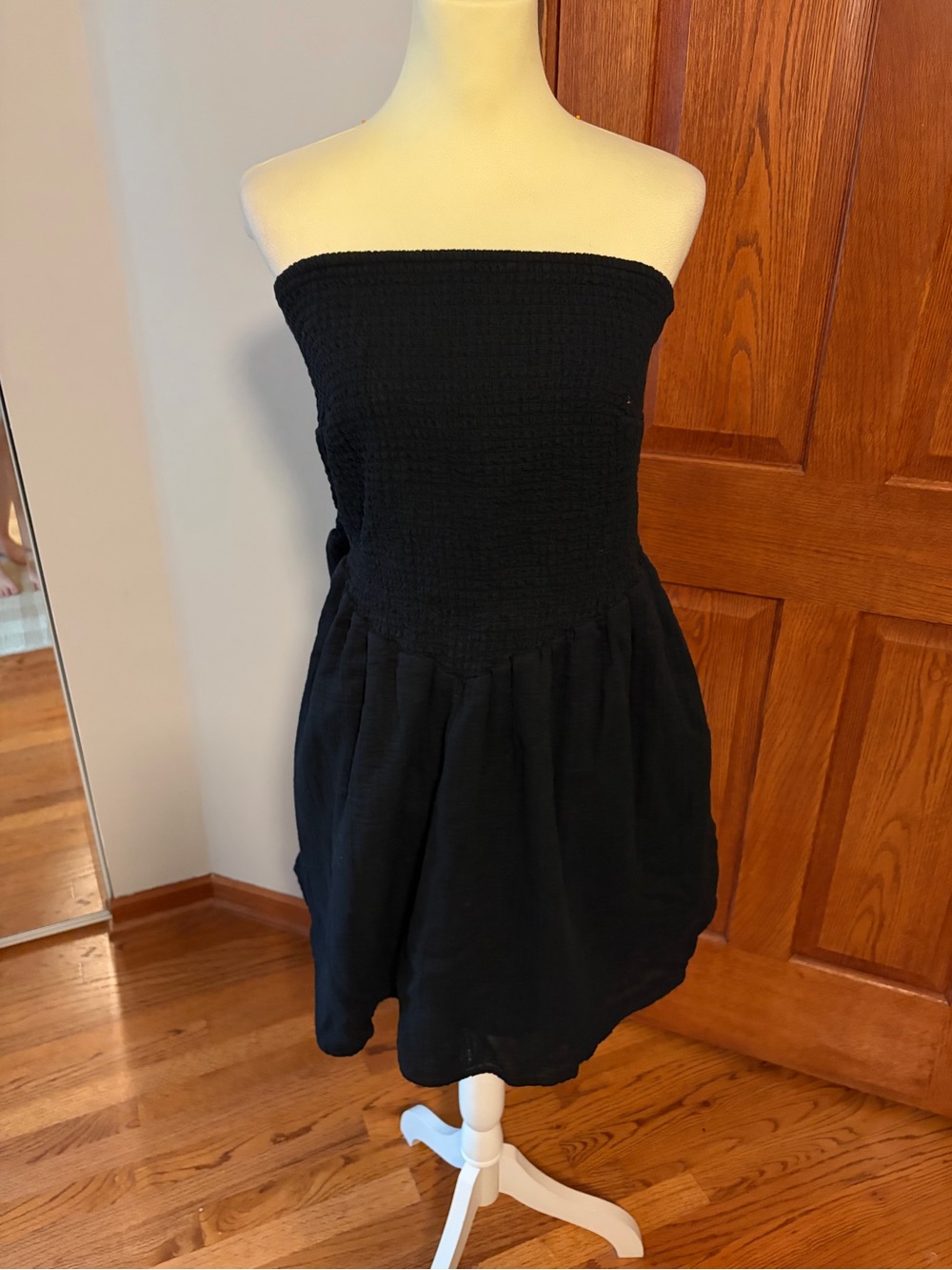 Universal Thread black strapless mini dress with smocked bodice, size XXL #party